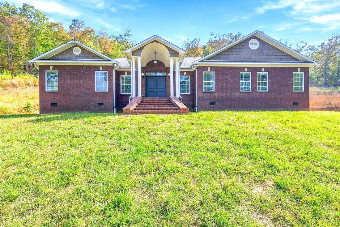 House in Hohenwald, Tennessee, United States 4 - 18946072