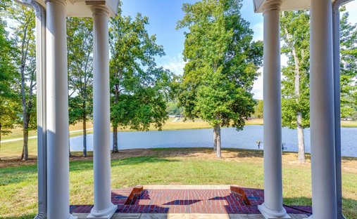 House in Hohenwald, Tennessee, United States 1