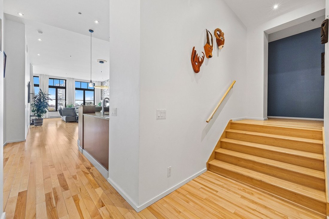 Condo in Montreal, Quebec, Canada 1 - 18945579
