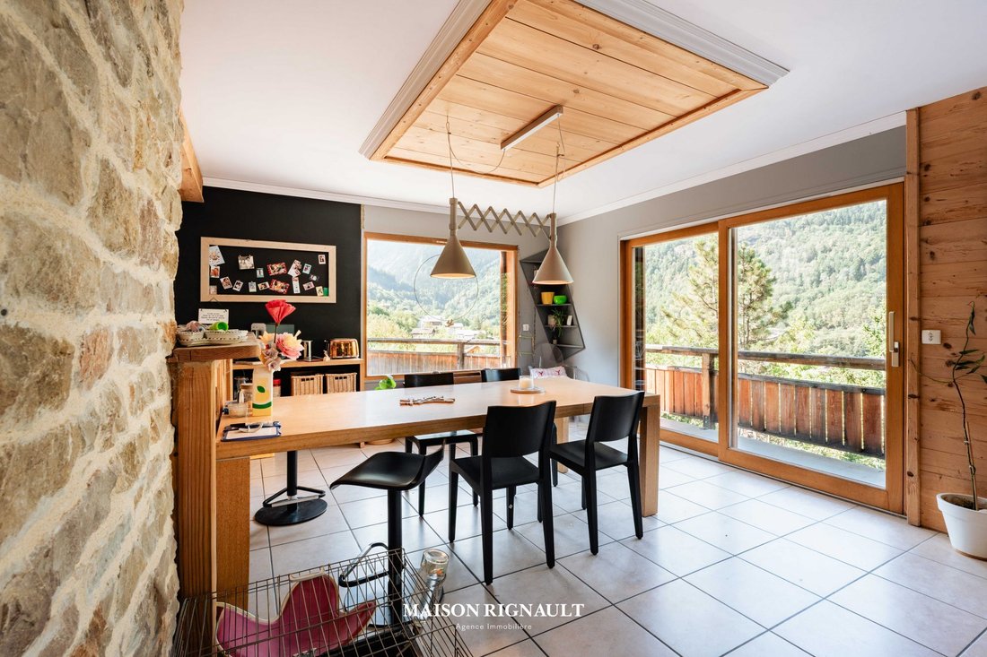 Chalet in Sainte-Foy-Tarentaise, Auvergne-Rhône-Alpes, France 4 - 18945489