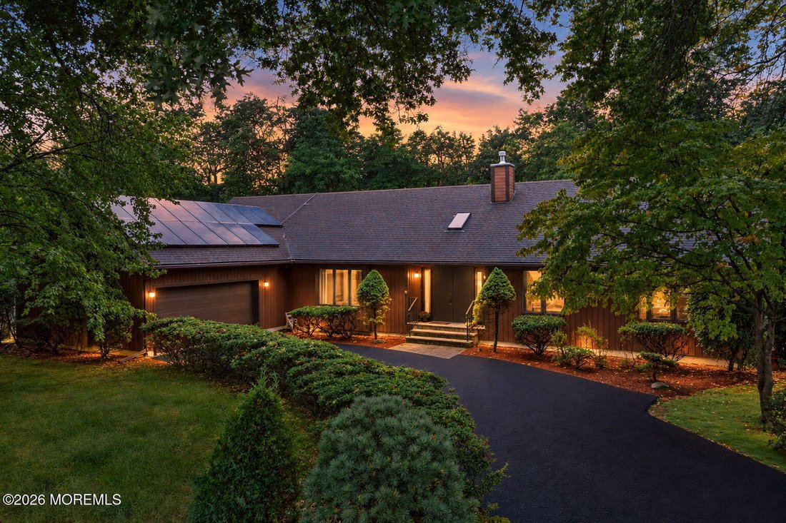 House in North Middletown, New Jersey, United States 1 - 18945675