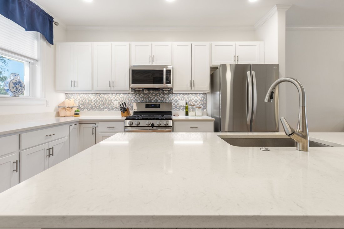 Condo in Woburn, Massachusetts, United States 5 - 18945601