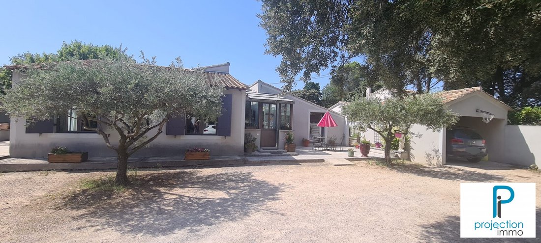 Villa in Centre Ville, Sorgues, France 1 - 17432733