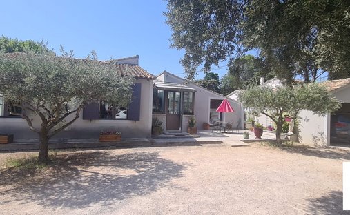 Villa in Centre Ville, Sorgues, France 1