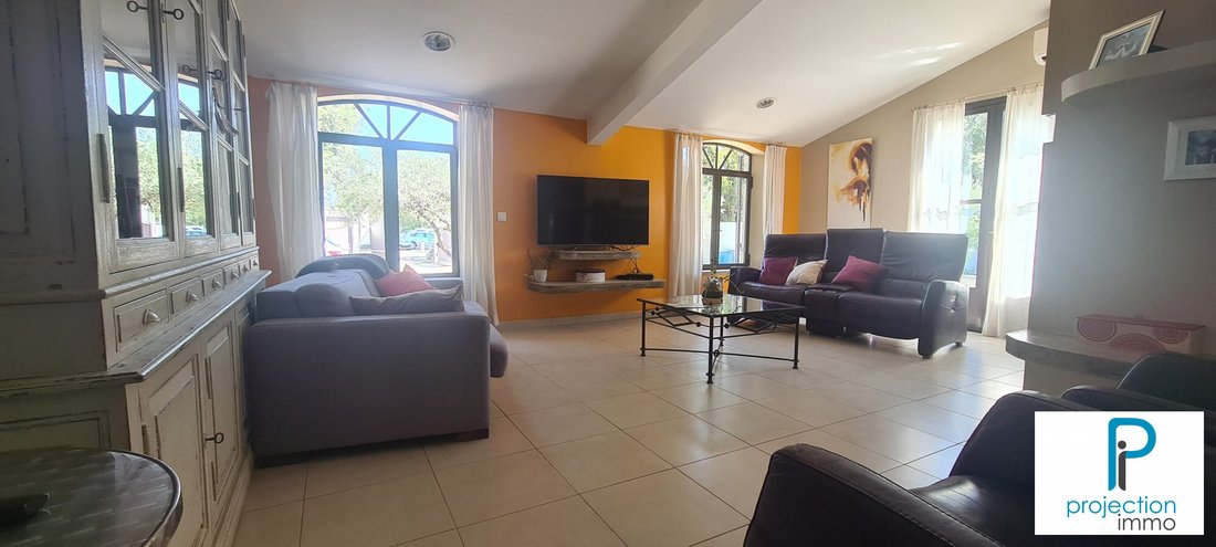 Villa in Centre Ville, Sorgues, France 4 - 17432733