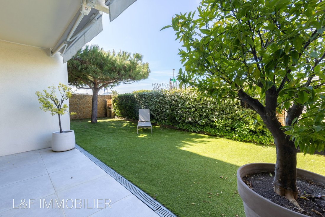 Apartment in Saint-Cyr-sur-Mer, Provence-Alpes-Côte d'Azur, France 2 - 18945484
