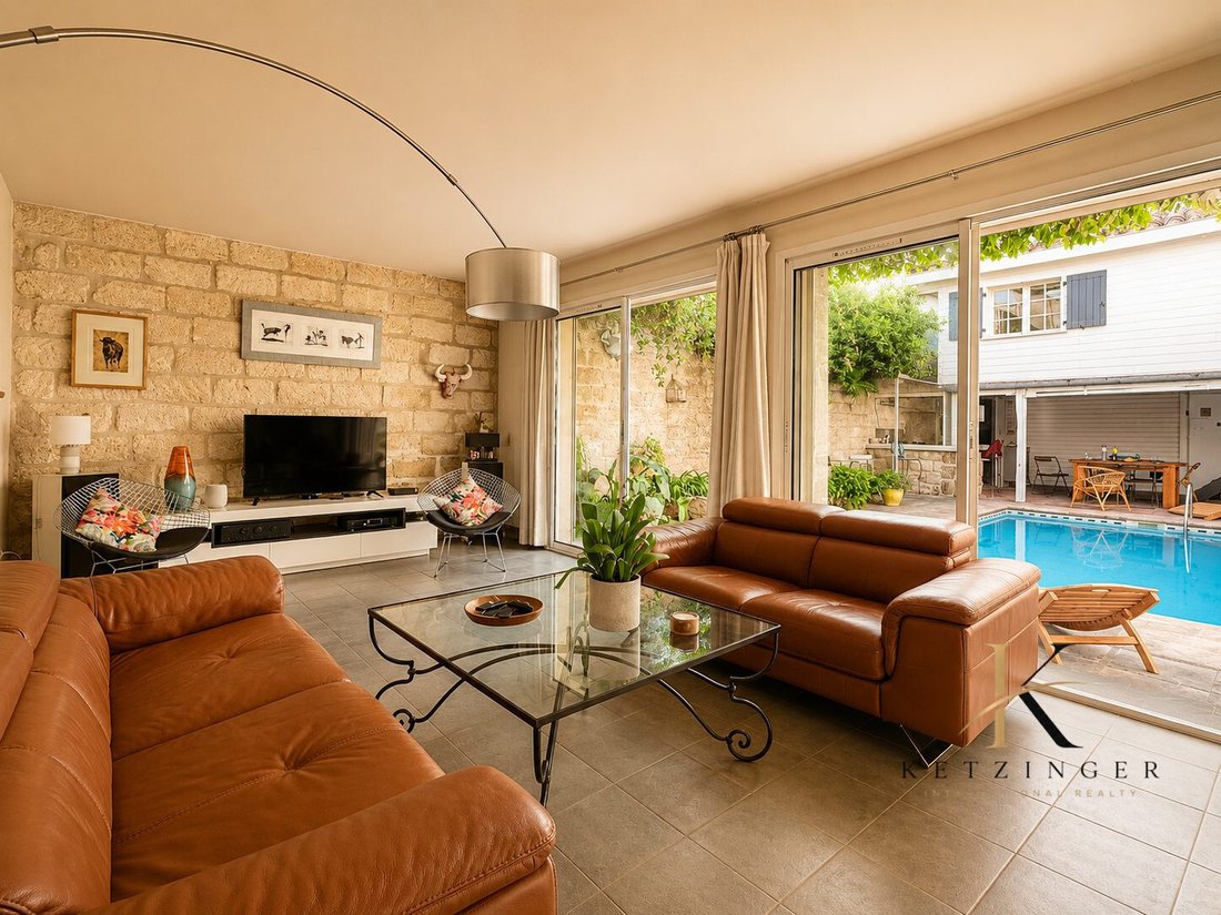 House in Centre Ville, Aigues-Mortes, France 4 - 17955478