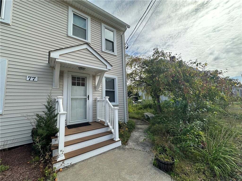 Lincoln, Rhode Island, United States 4 - 18945703