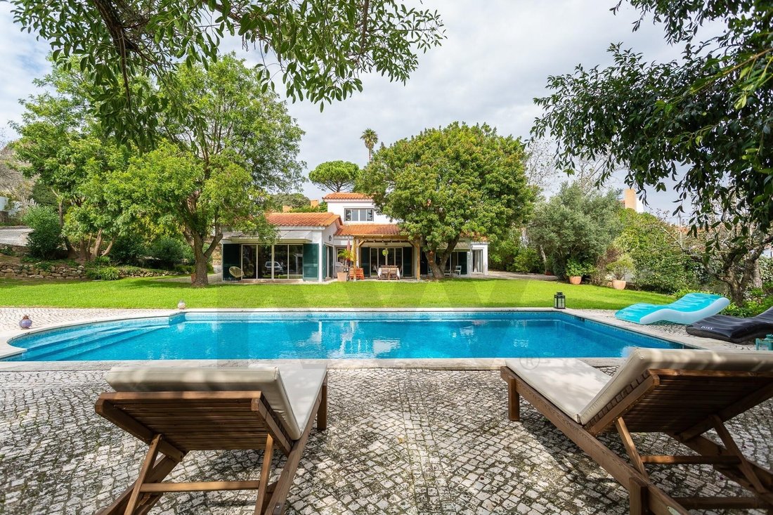 Townhouse in Alcabideche, Lisbon, Portugal 1 - 18946103