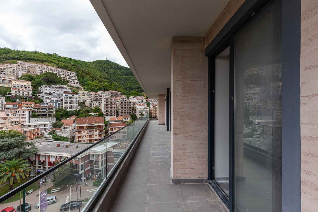 Apartment in Budva, Budva Municipality, Montenegro 4 - 18946032