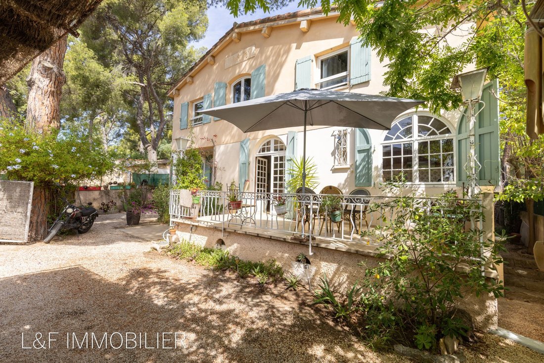 House in Saint-Cyr-sur-Mer, Provence-Alpes-Côte d'Azur, France 2 - 18945470