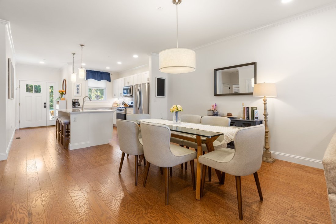 Condo in Woburn, Massachusetts, United States 1 - 18945601