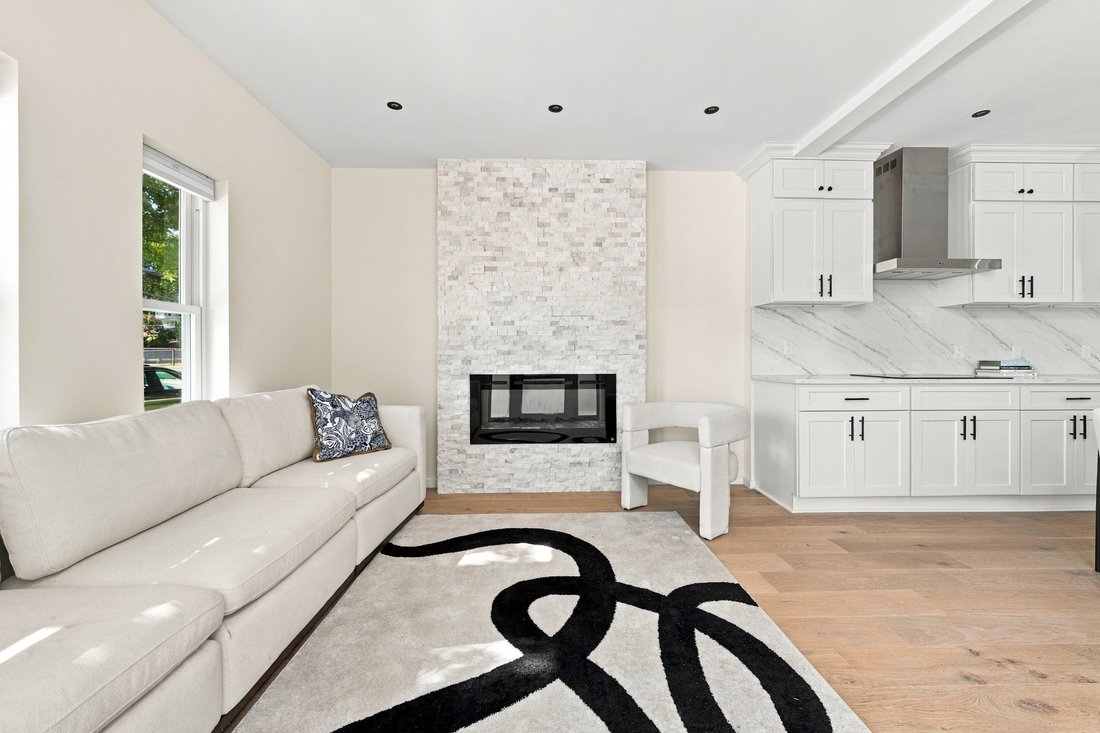 Condo in Arlington, Massachusetts, United States 4 - 18945617