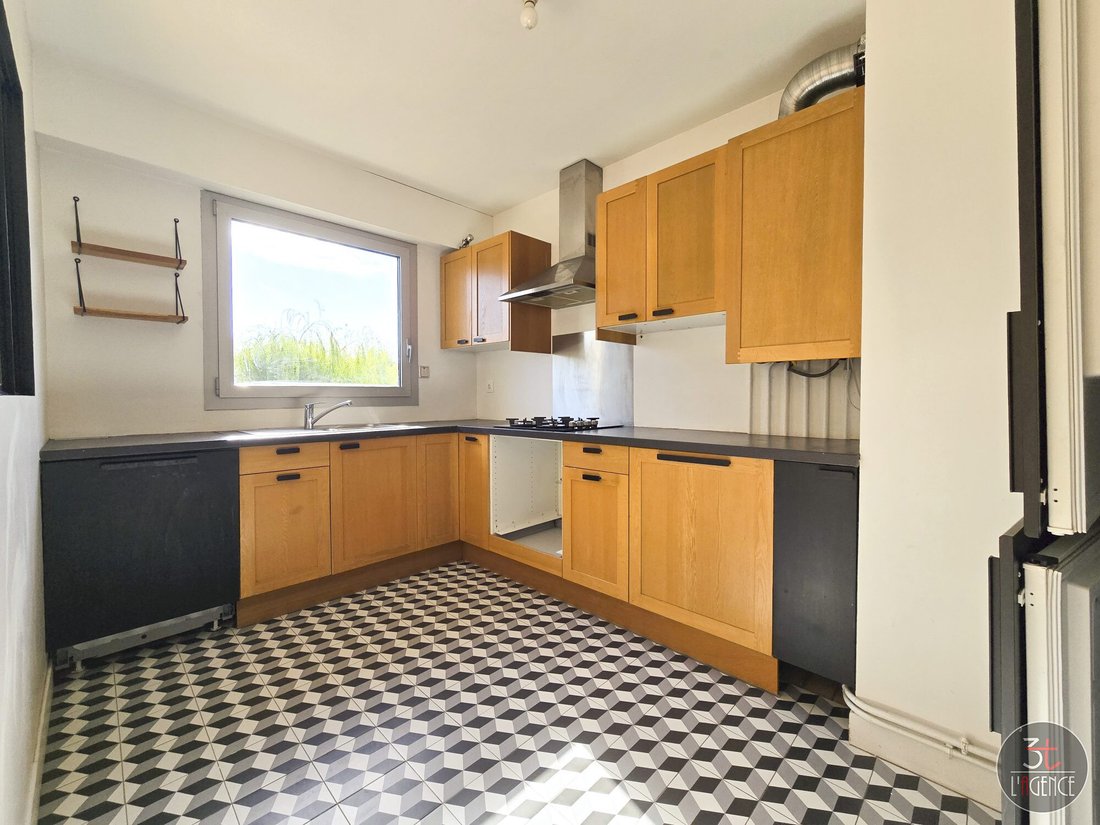 Apartment in Arrondissement of Bobigny, Ile-de-France, France 4 - 18945414