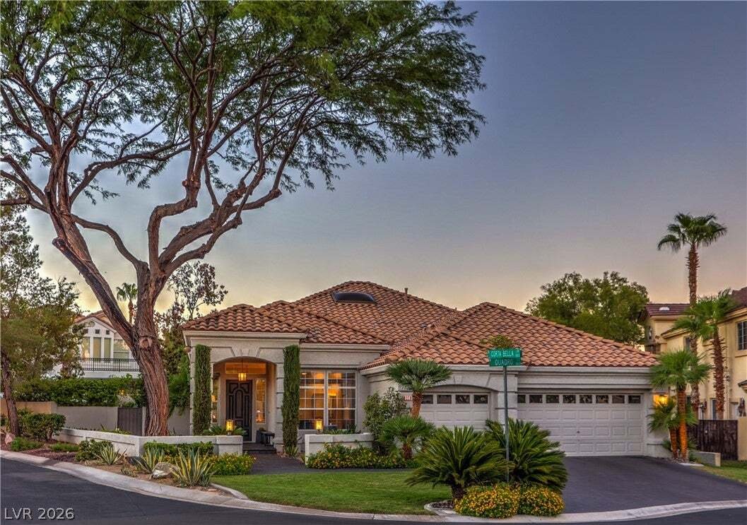 House in Las Vegas, Nevada, United States 1 - 18945713