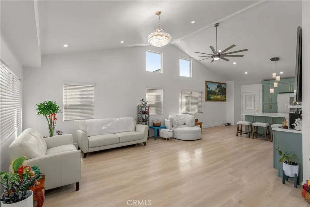 Condo in Lakewood, California, United States 3 - 18946143