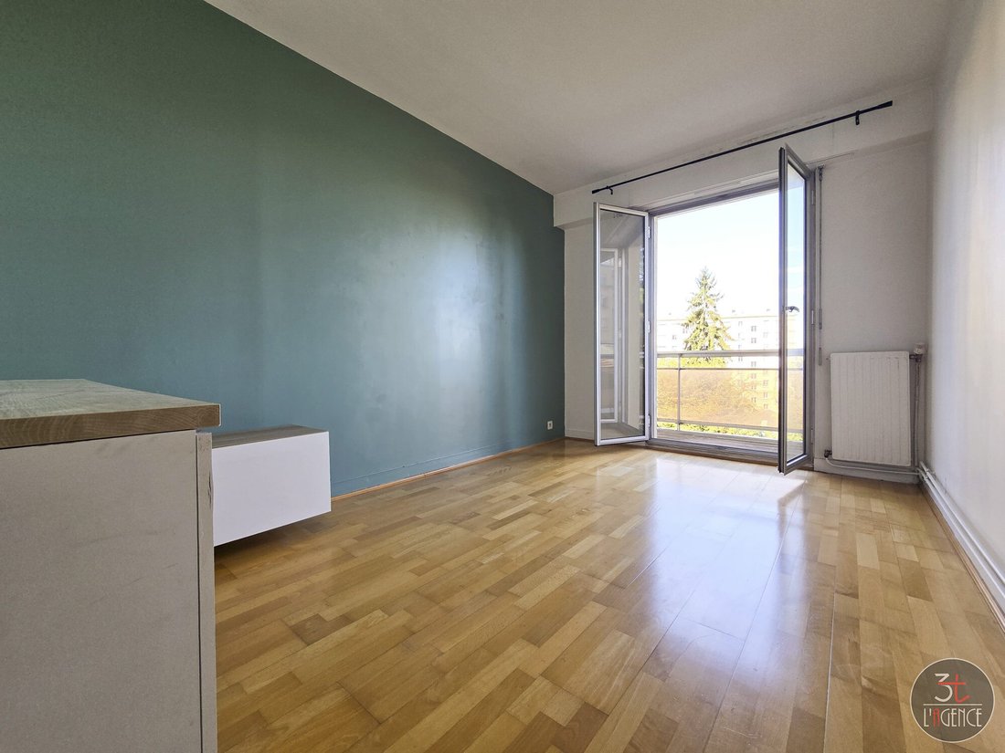 Apartment in Arrondissement of Bobigny, Ile-de-France, France 5 - 18945414