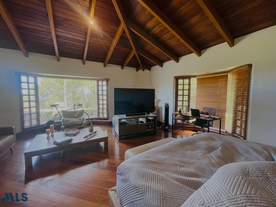 House in Envigado, Envigado, Colombia 4 - 18946185