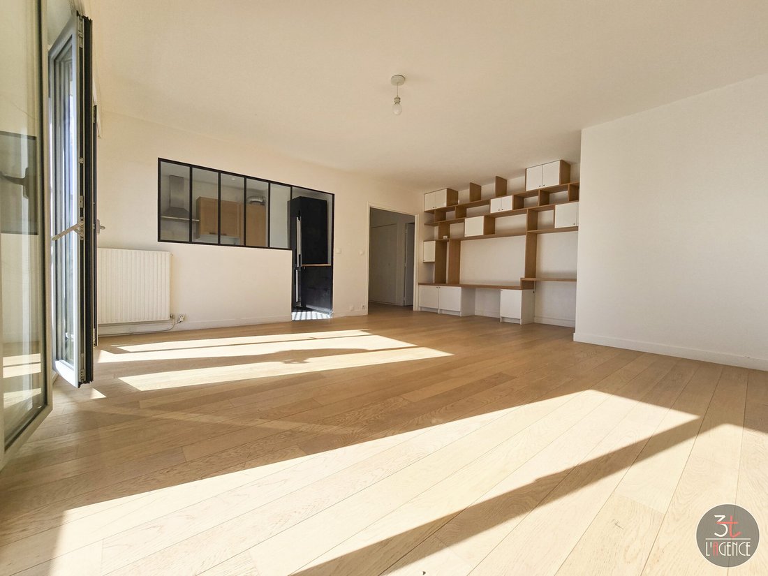 Apartment in Arrondissement of Bobigny, Ile-de-France, France 1 - 18945414