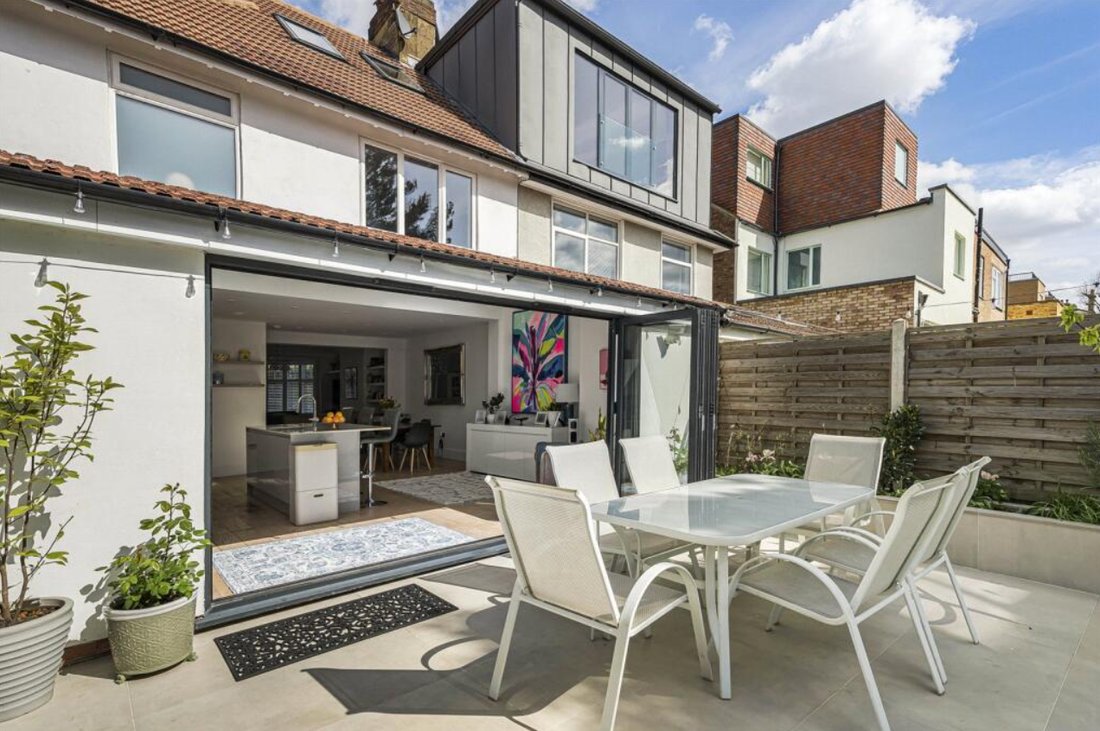 House in Acton Park, Ealing, England 2 - 18946101