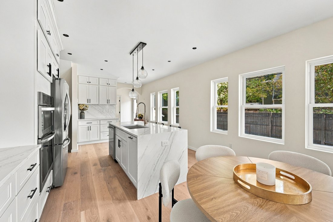 Condo in Arlington, Massachusetts, United States 5 - 18945617