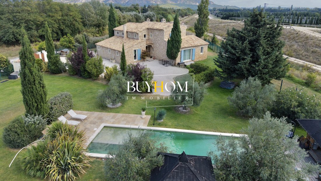 Country House in Cheval-Blanc, Provence-Alpes-Côte d'Azur, France 1 - 18945409