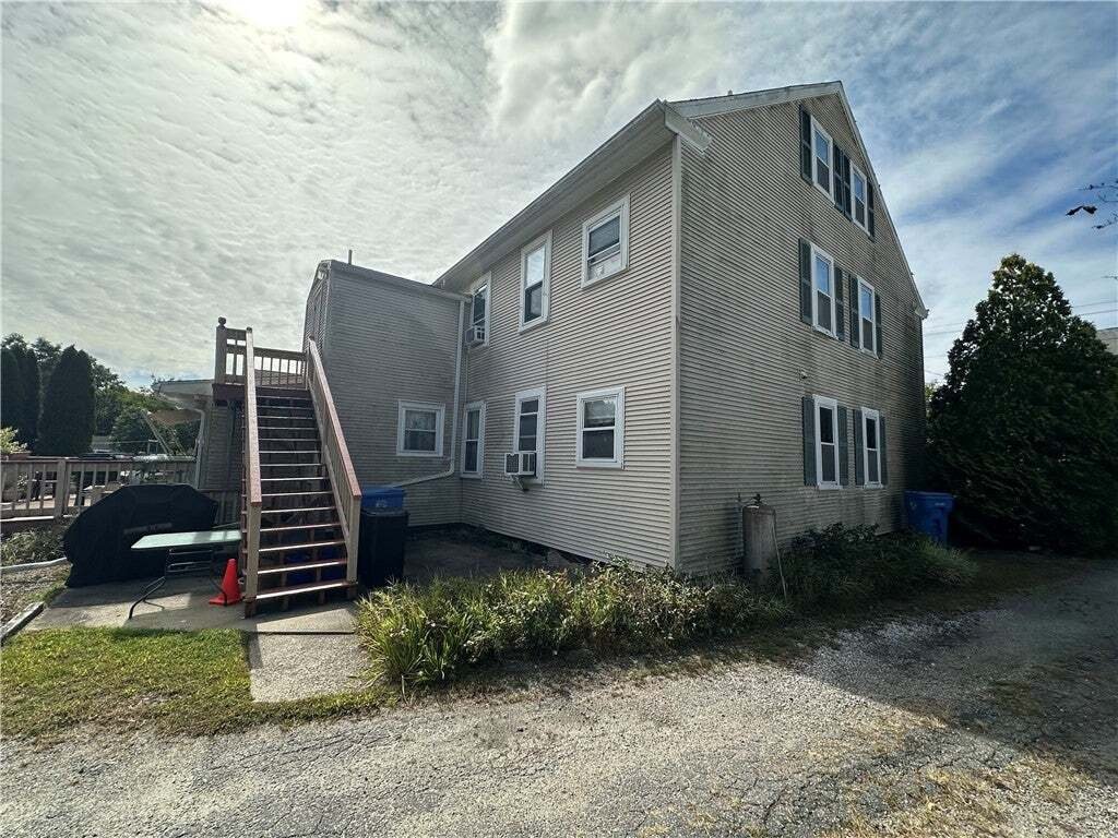 Lincoln, Rhode Island, United States 5 - 18945703