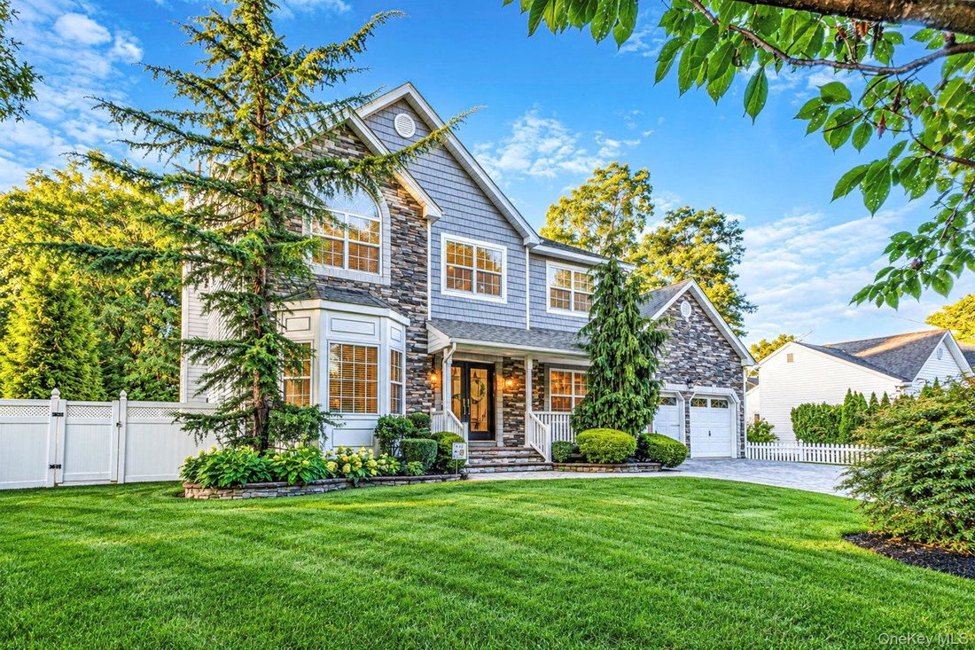House in Nesconset, New York, United States 1 - 18945830