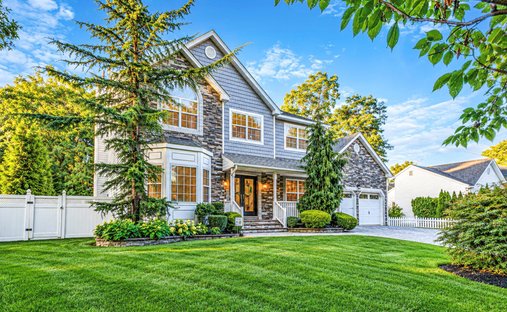 House in Nesconset, New York, United States 1