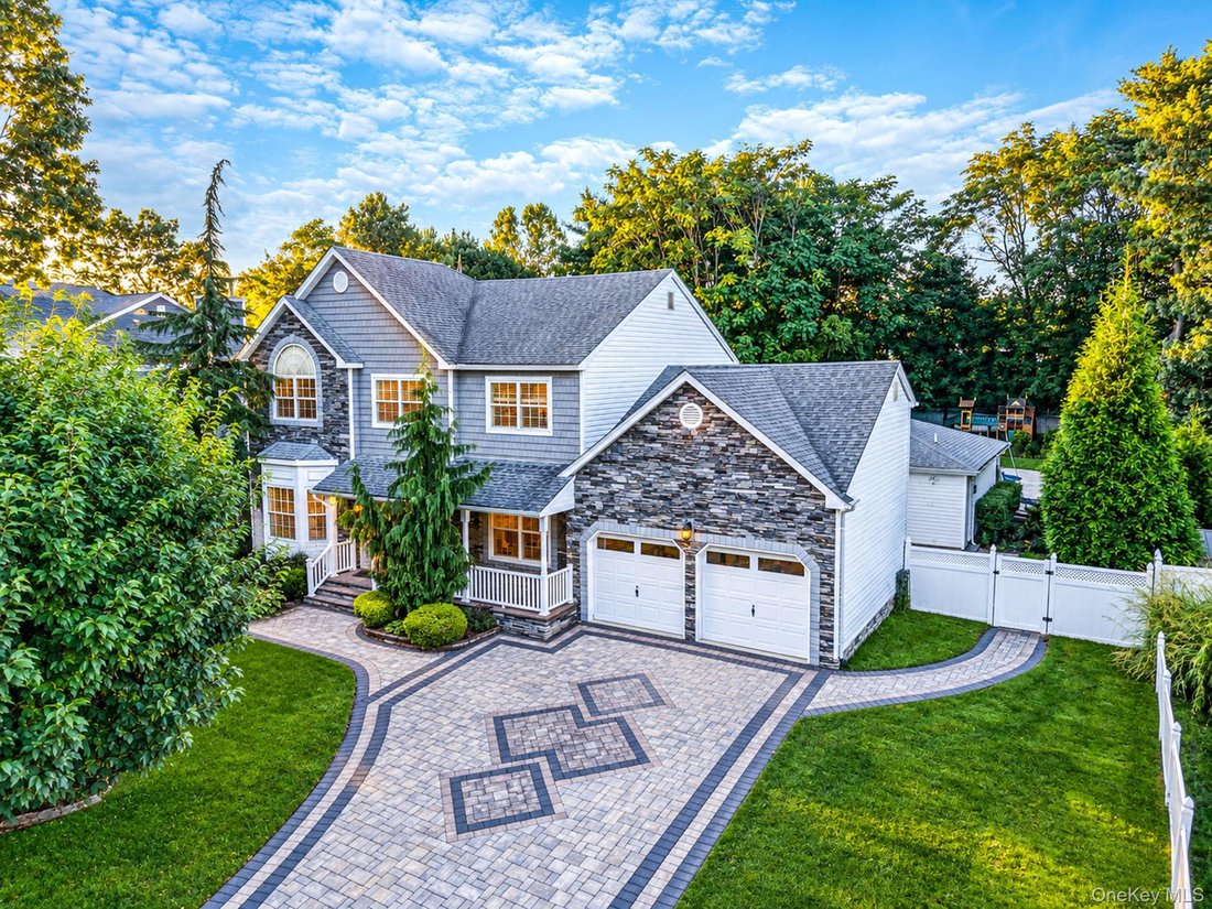 House in Nesconset, New York, United States 2 - 18945830