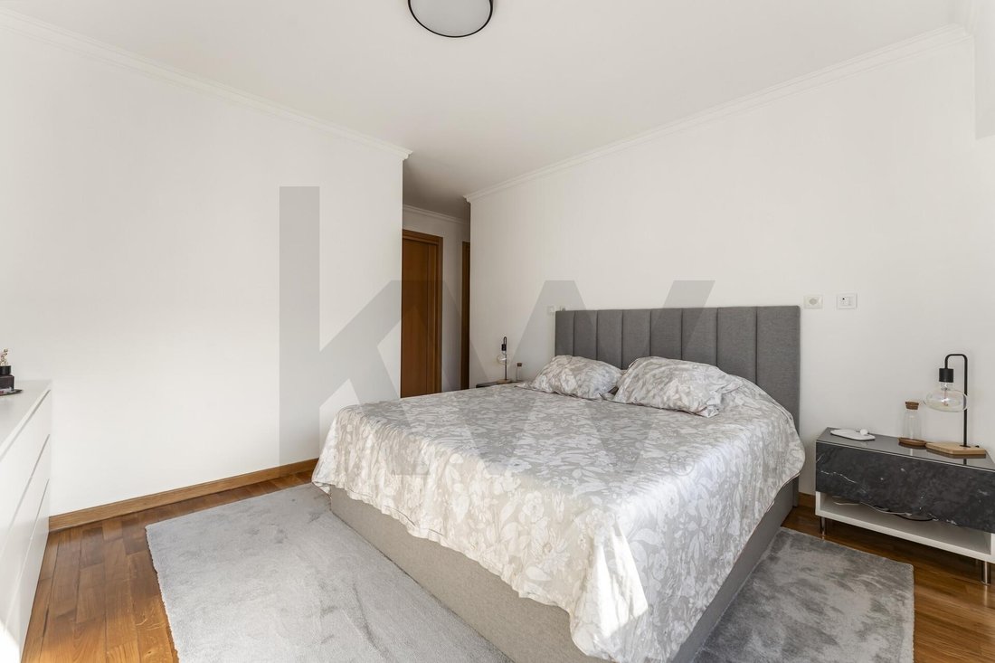 Apartment in Odivelas, Lisbon, Portugal 4 - 18946222