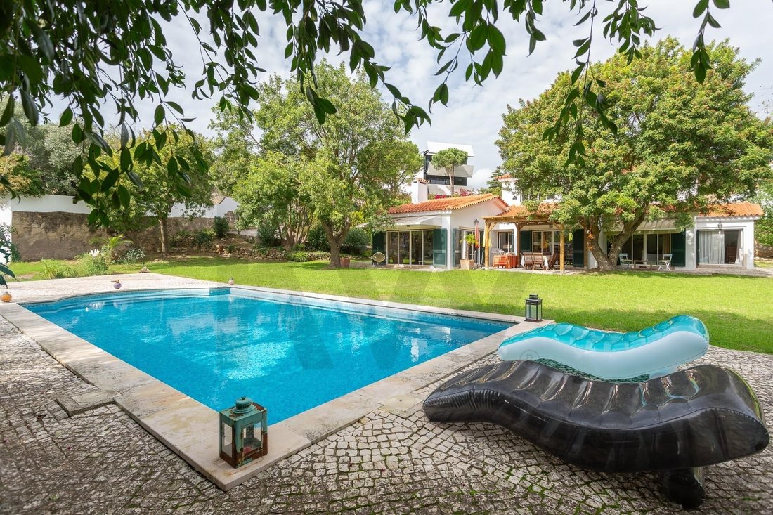 Townhouse in Alcabideche, Lisbon, Portugal 2 - 18946103