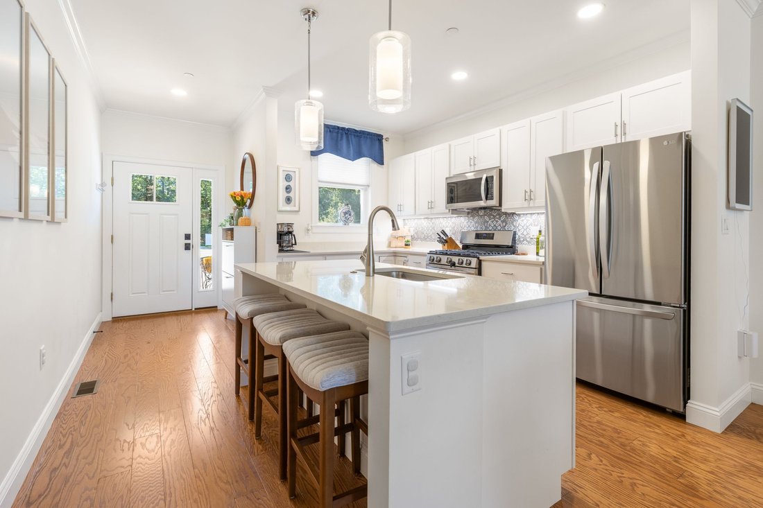 Condo in Woburn, Massachusetts, United States 2 - 18945601