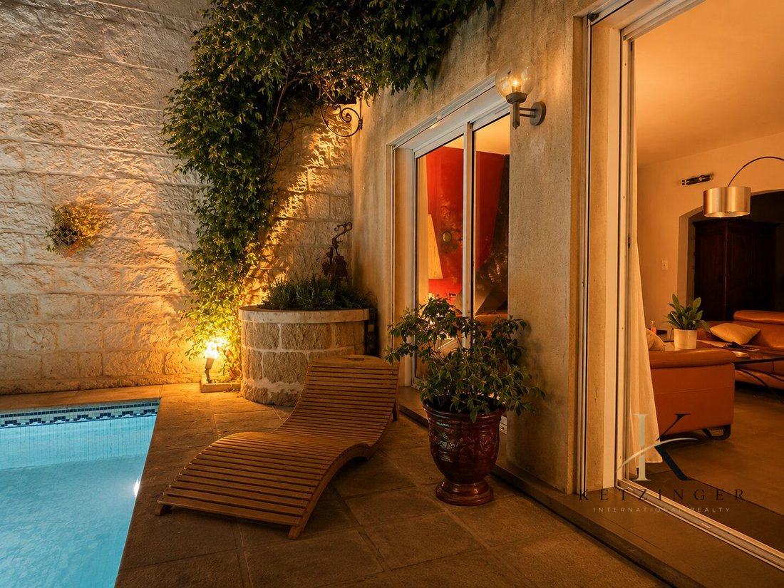 House in Centre Ville, Aigues-Mortes, France 1 - 17955478