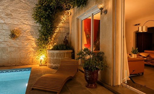 House in Centre Ville, Aigues-Mortes, France 1