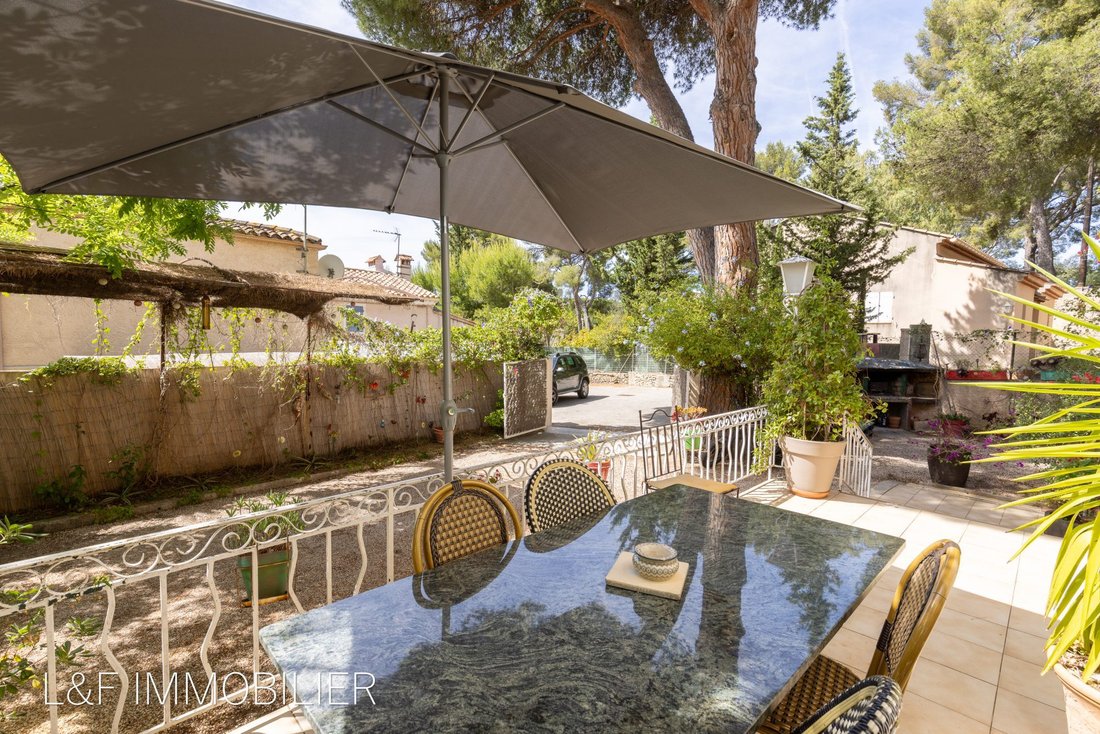 House in Saint-Cyr-sur-Mer, Provence-Alpes-Côte d'Azur, France 4 - 18945470