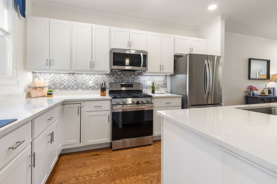 Condo in Woburn, Massachusetts, United States 4 - 18945601