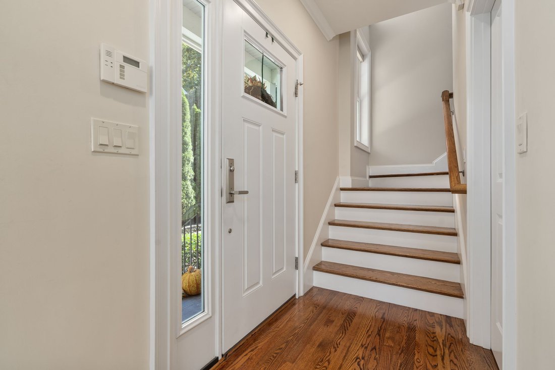 Condo in Newton, Massachusetts, United States 4 - 18946554