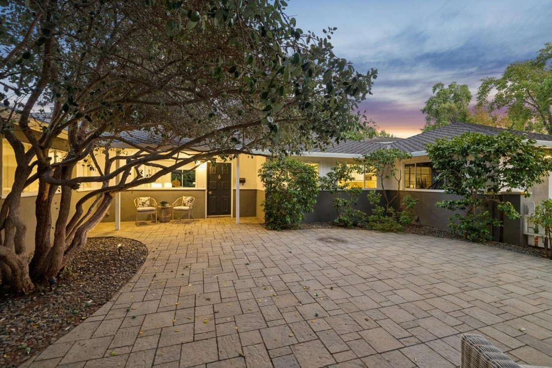House in East Palo Alto, California, United States 1 - 18946257