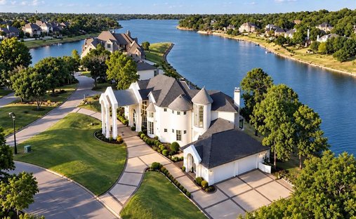 House in Lewisville, Texas, United States 1