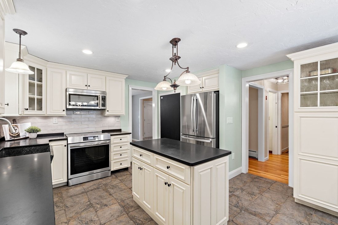 House in Bolton, Massachusetts, United States 4 - 18946486