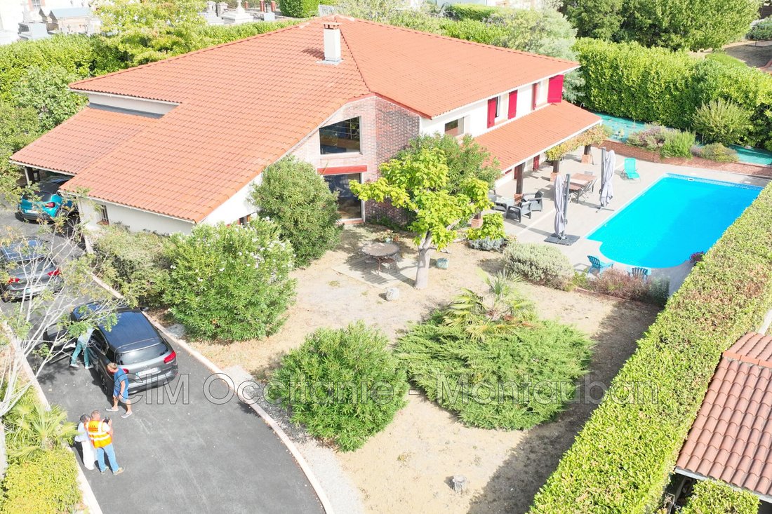 Villa in Flourens, Occitania, France 1 - 18946616