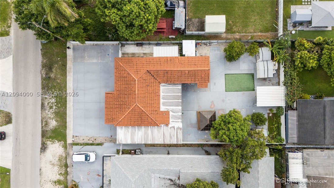 House in Hialeah, Florida, United States 4 - 18946388