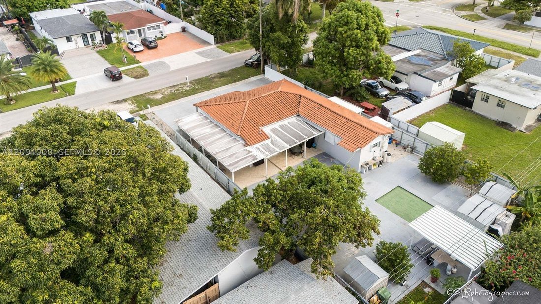 House in Hialeah, Florida, United States 1 - 18946388