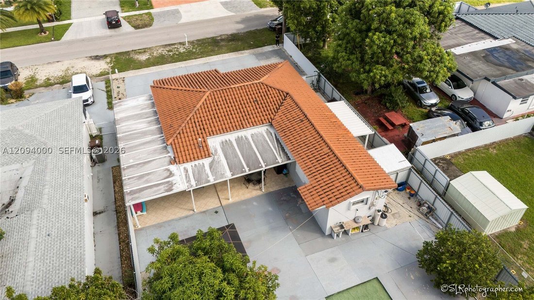 House in Hialeah, Florida, United States 2 - 18946388