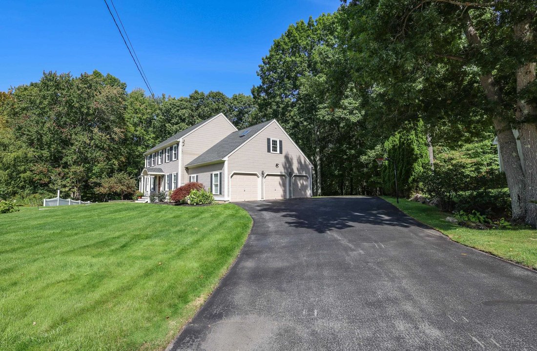 House in Manchester, New Hampshire, United States 4 - 18946427