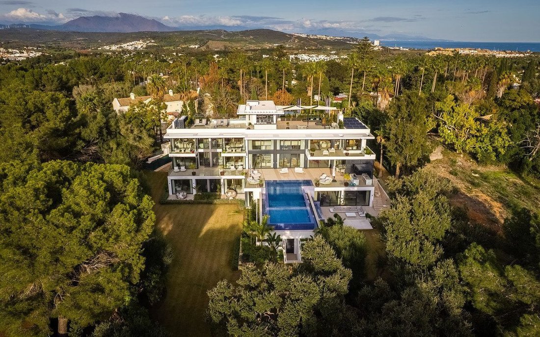 Villa in Sotogrande, San Roque, Andalusia 2 - 18946608