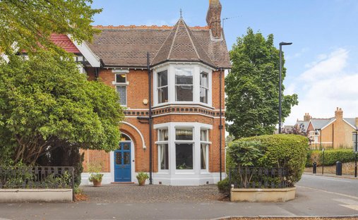 House in Ealing (London Borough of Ealing), Ealing, England 1