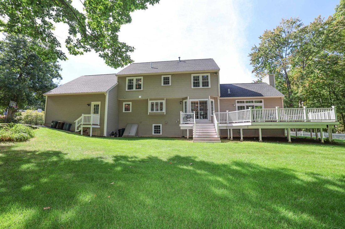 House in Manchester, New Hampshire, United States 5 - 18946427