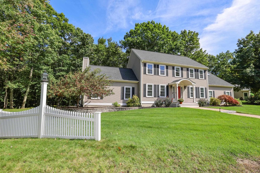 House in Manchester, New Hampshire, United States 2 - 18946427